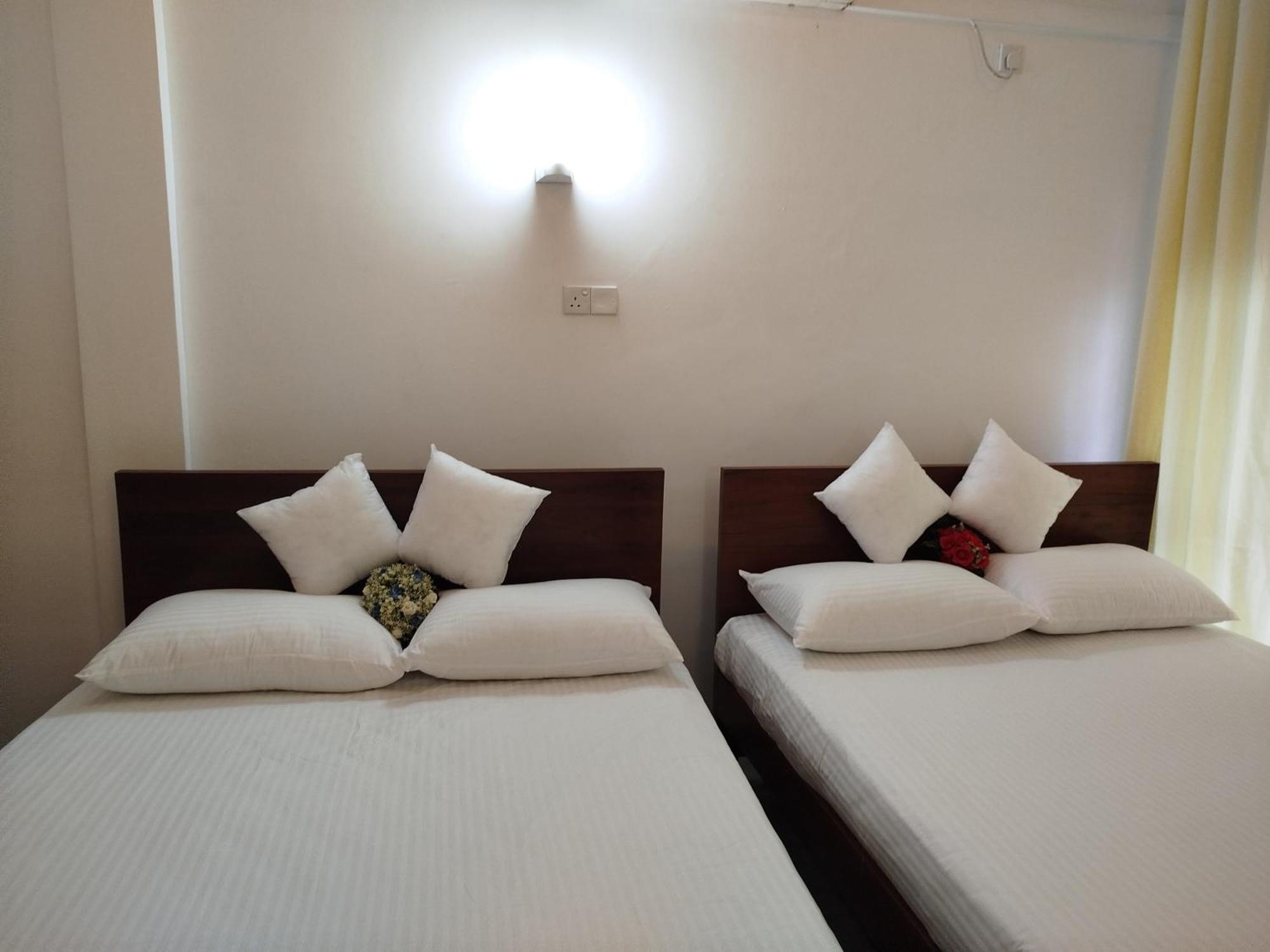Elzangi Hotel Negombo Exterior photo
