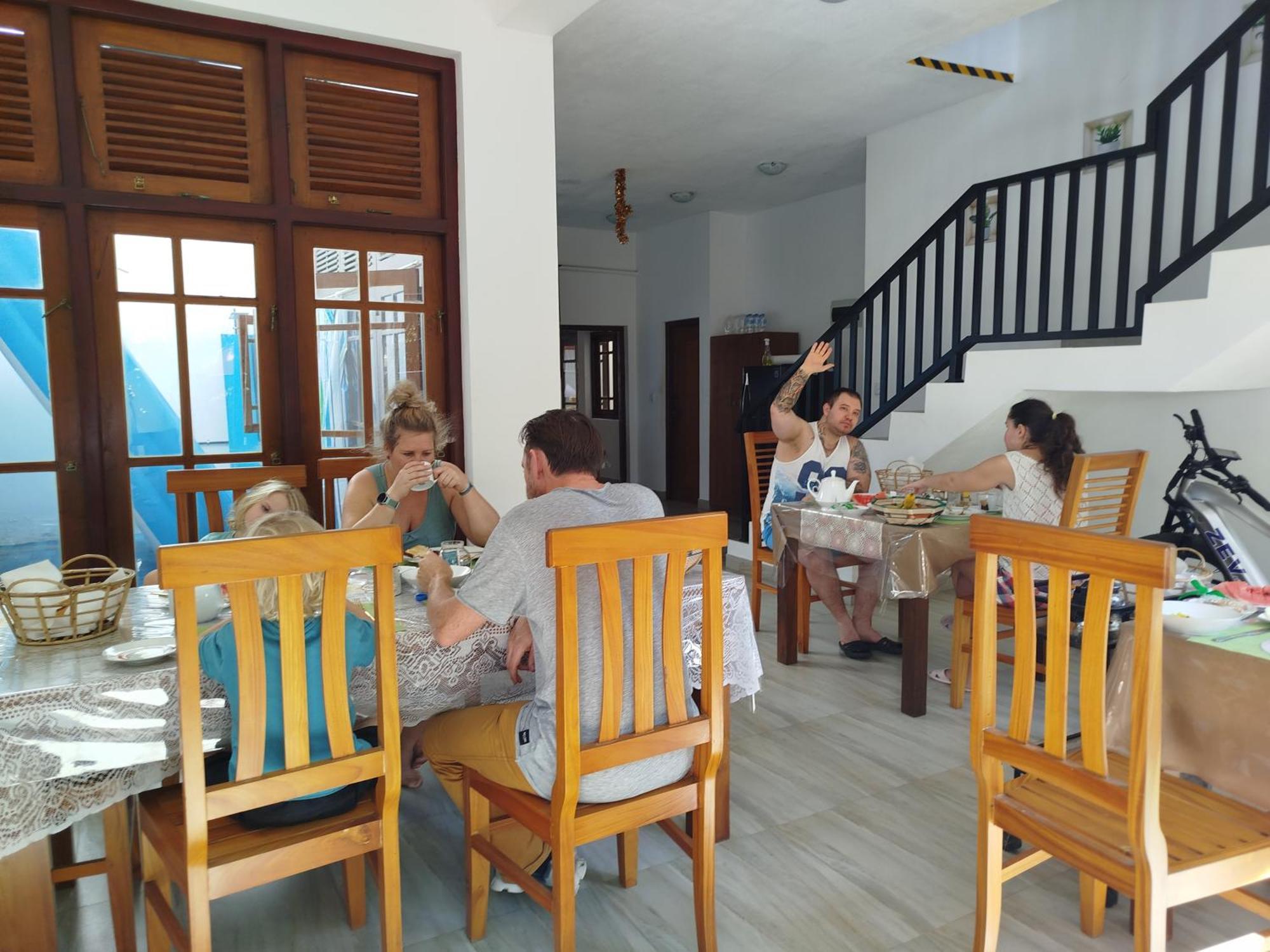 Elzangi Hotel Negombo Exterior photo